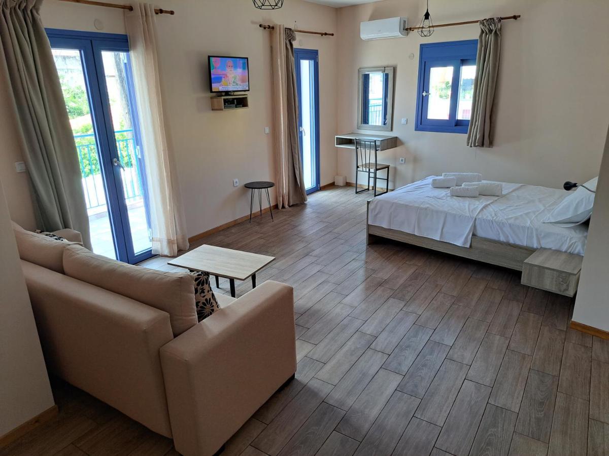 Blue Moon Apartment Agia Efimia Екстериор снимка