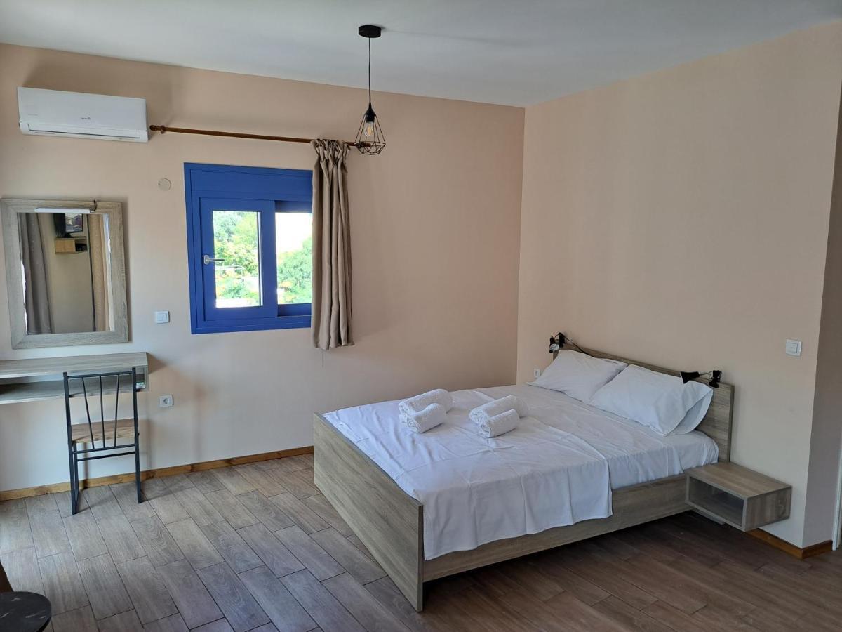 Blue Moon Apartment Agia Efimia Екстериор снимка